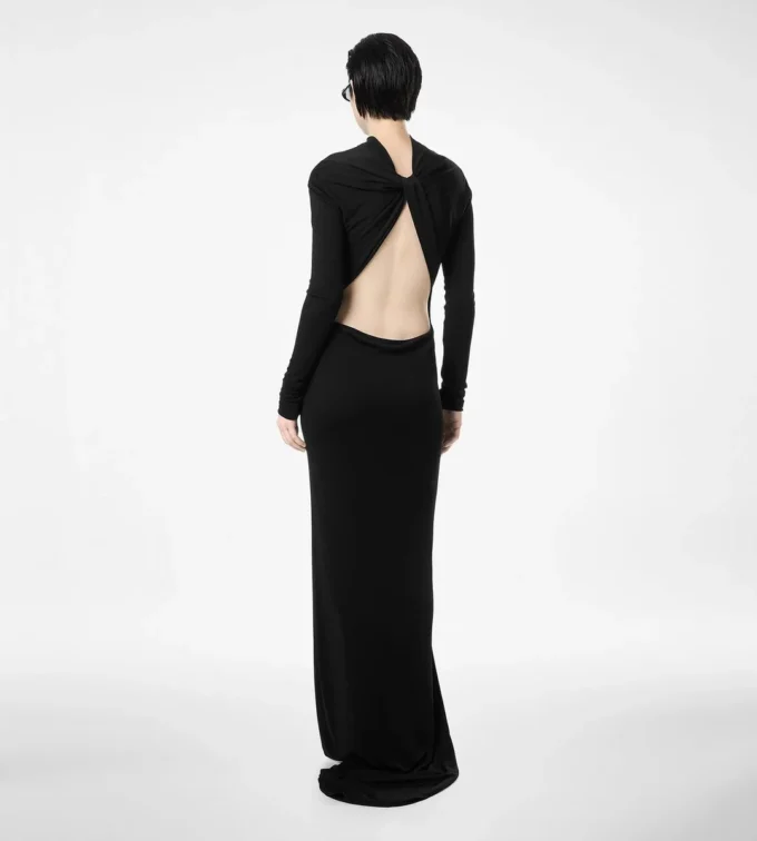 Abito da sera asimmetrico a maniche lunghe con retro intrecciato Abito da sera asimmetrico a maniche lunghe con retro intrecciato