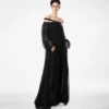 Abito da sera con spalle scoperte in chiffon di seta ricamato Abito da sera con spalle scoperte in chiffon di seta ricamato