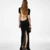 Abito lungo con cut-out e chiusura a catena Abito lungo con cut-out e chiusura a catena