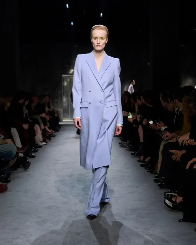 Cappotto doppiopetto in lana leggera double face Cappotto doppiopetto in lana leggera double face