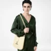 Borsa a tracolla piccola Tara in pelle fiore Borsa a tracolla piccola Tara in pelle fiore