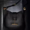 Borsa a tracolla piccola Tara in pelle fiore Borsa a tracolla piccola Tara in pelle fiore