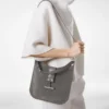 Borsa a tracolla Tara Small in pelle scamosciata Borsa a tracolla Tara Small in pelle scamosciata