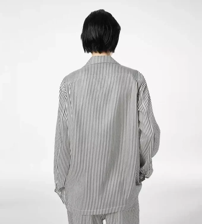 Camicia da pigiama in seta a righe con bordino e logo TF ricamato tono su tono