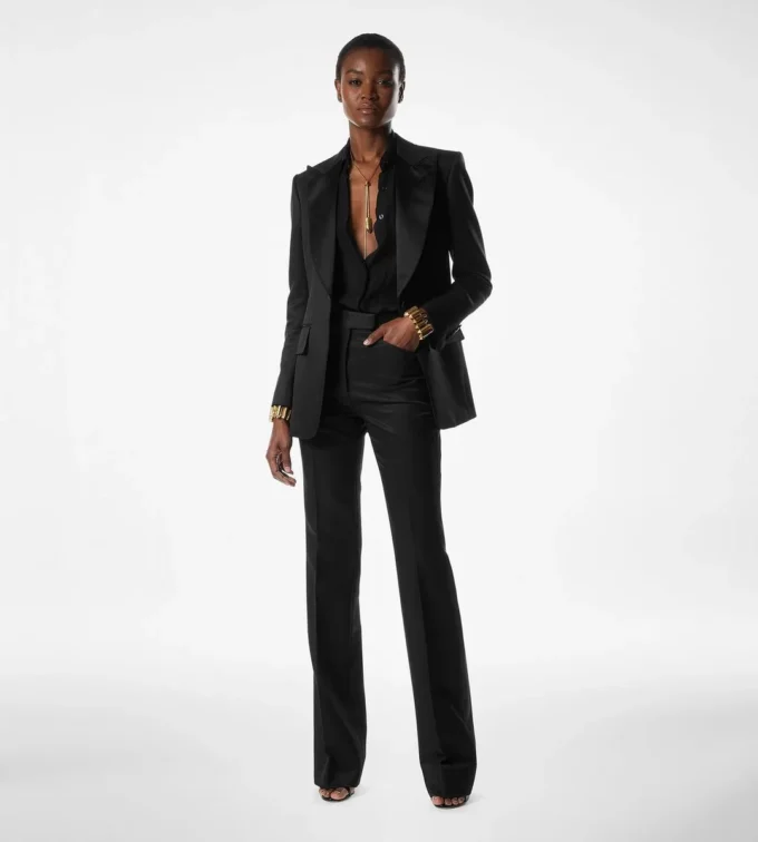 Camicia in chiffon di seta con plastron
