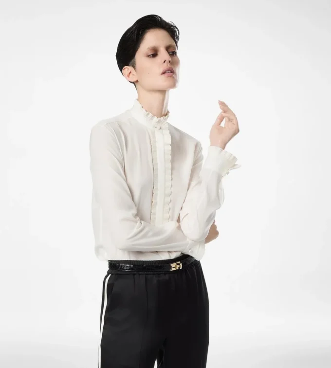 Camicia in crêpe de chine di seta con dettagli plissettati Camicia in crêpe de chine di seta con dettagli plissettati