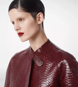 Cappotto da motociclista in pelle stampata e duchesse lavata