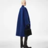 Cappotto opera monospalla scultoreo Cappotto opera monospalla scultoreo