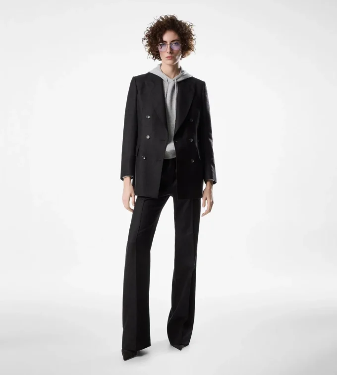 Giacca doppiopetto in cashmere con revers a lancia Giacca doppiopetto in cashmere con revers a lancia