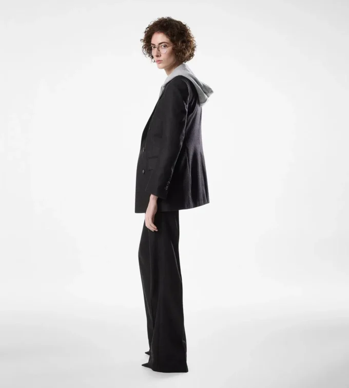 Giacca doppiopetto in cashmere con revers a lancia Giacca doppiopetto in cashmere con revers a lancia