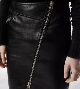 Gonna in pelle con zip diagonale al ginocchio