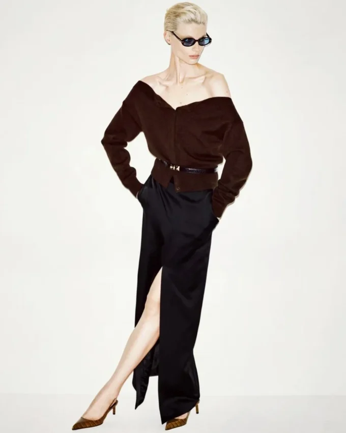 Cardigan corto in morbido cashmere con scollo aperto