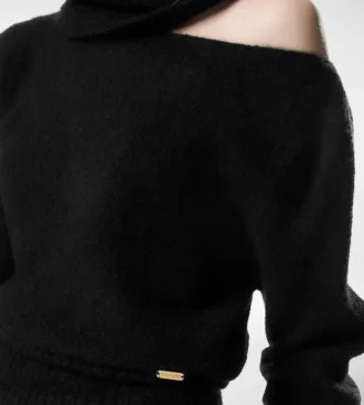 Maglia a maniche lunghe con scollo a barchetta e placca metallica Tom Ford