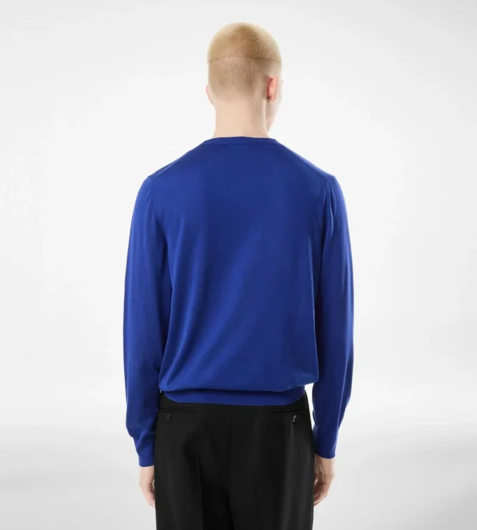 Maglia fluida in seta con collo a giro Maglia fluida in seta con collo a giro