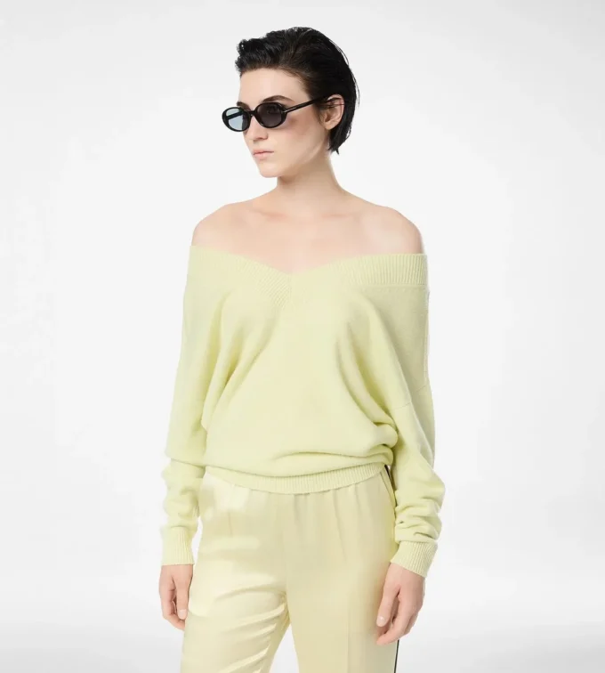 Maglia in cashmere con scollo a V e spalle scoperte