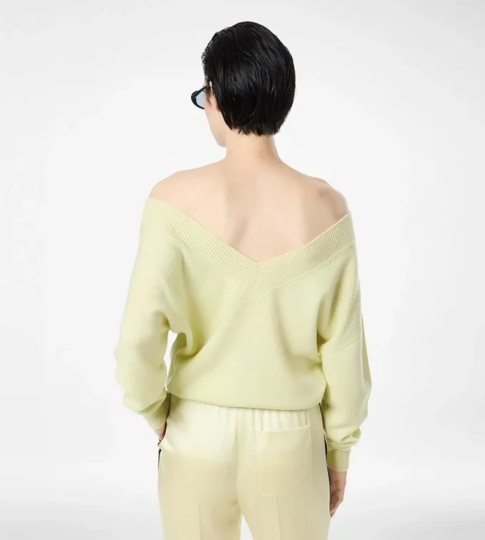 Maglia in cashmere con scollo a V e spalle scoperte