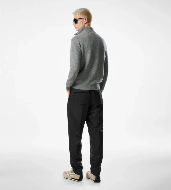 Maglia in cashmere e lana d’agnello con mezza zip