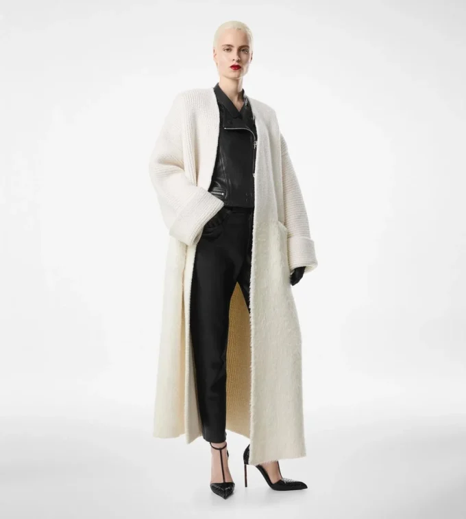 Maxi cappotto scultoreo Maxi cappotto scultoreo