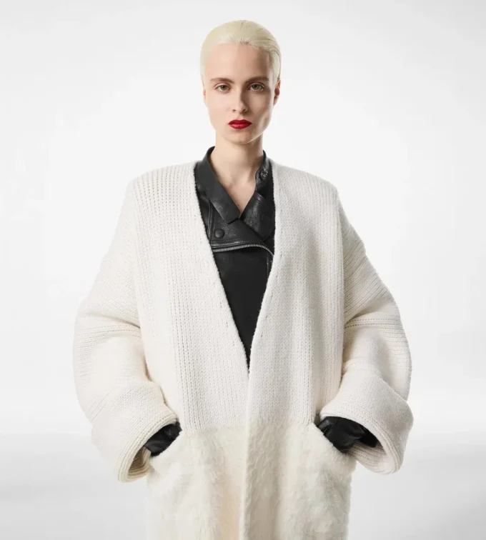 Maxi cappotto scultoreo Maxi cappotto scultoreo