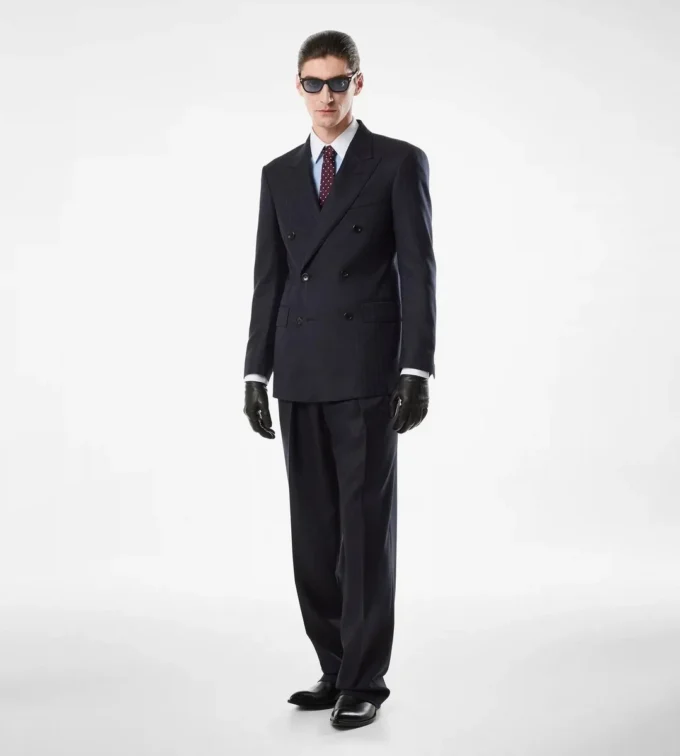Pantaloni a doppia piega con sottili righe