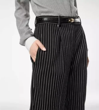 Pantaloni dritti a pieghe in barathea di lana e cotone a righe