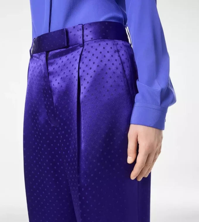 Pantaloni dritti a pieghe in jacquard a pois Pantaloni dritti a pieghe in jacquard a pois
