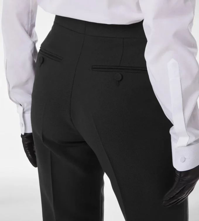 Pantaloni dritti da smoking sartoriali in misto lana e seta Pantaloni dritti da smoking sartoriali in misto lana e seta