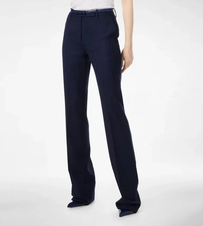 Pantaloni dritti sartoriali in lana vergine a righe tono su tono Pantaloni dritti sartoriali in lana vergine a righe tono su tono