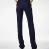 Pantaloni dritti sartoriali in lana vergine a righe tono su tono Pantaloni dritti sartoriali in lana vergine a righe tono su tono