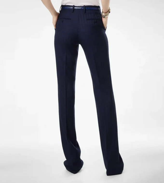 Pantaloni dritti sartoriali in lana vergine a righe tono su tono Pantaloni dritti sartoriali in lana vergine a righe tono su tono