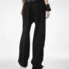 Pantaloni eleganti in lana con piega Pantaloni eleganti in lana con piega