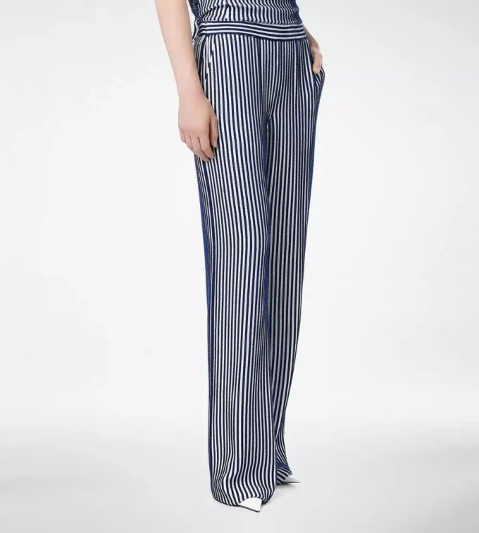 Pantaloni in georgette di seta ricamati con paillettes Pantaloni in georgette di seta ricamati con paillettes