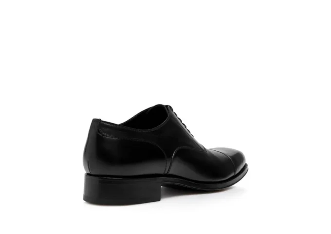 Scarpe stringate Claydon in pelle brunita