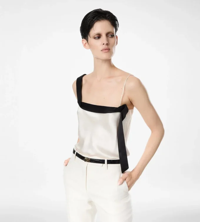 Top con canotta in raso di seta con fascia smoking