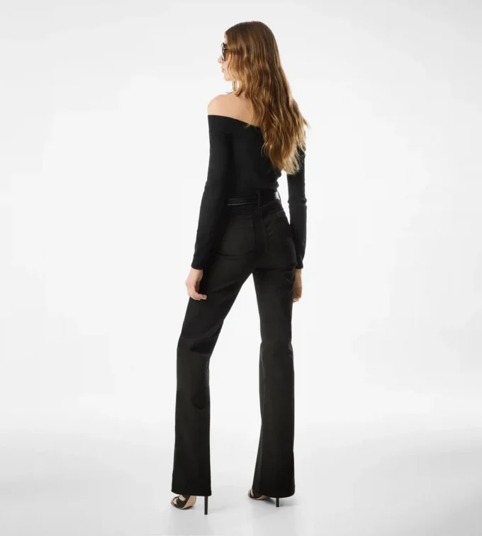 Top in maglia a maniche lunghe con spalle scoperte