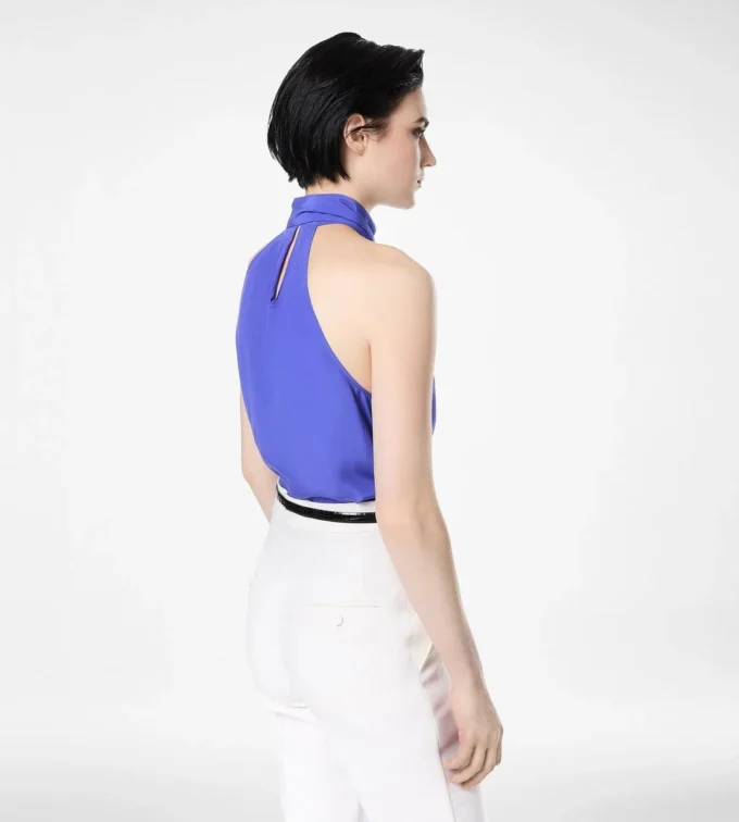Top lavallière con scollo all’americana in seta con dettaglio plissé