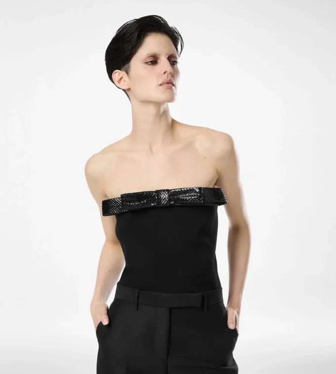 Top senza spalline con fiocco Top senza spalline con fiocco
