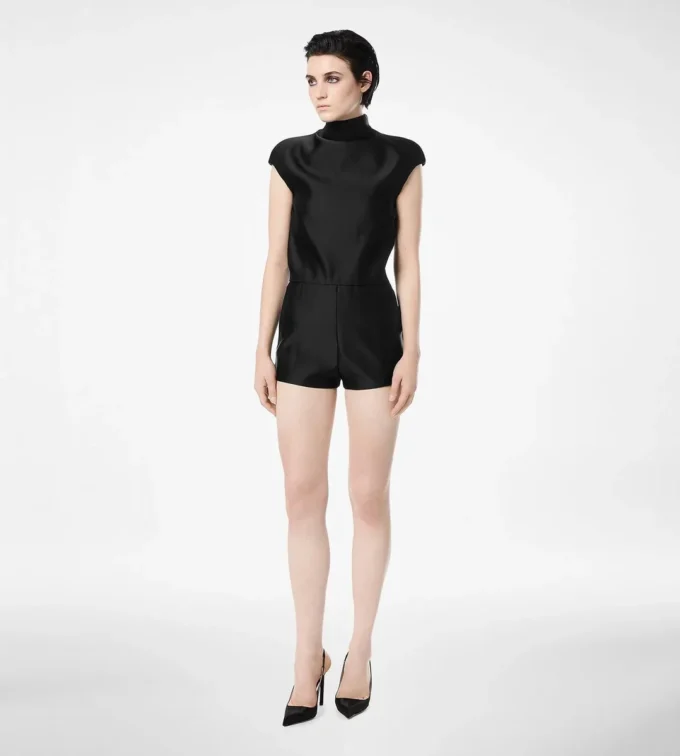 Tuta corta in doppia seta duchesse con cut-out