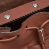 Zaino con patta in pelle fiore T-Line